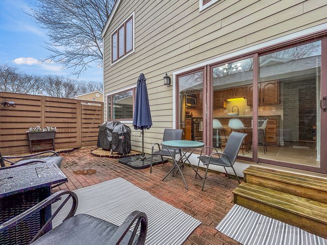 2091 Willow Run, Townhouse with 3 bedrooms, 3 bathrooms and 2 parking in Wheaton IL | Image 27