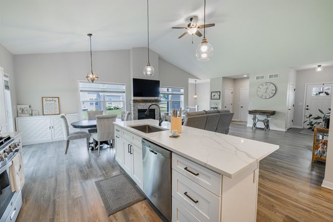 3184 S Bartells Dr, Condo with 2 bedrooms, 2 bathrooms and null parking in BELOIT WI | Image 13