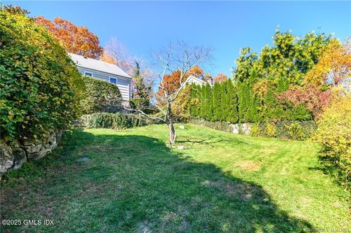 31 Cognewaugh Rd, Cos Cob, CT, 06807-1721 | Card Image
