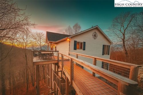 114 Spruce Hollow Rd, Beech Mountain, NC, 28604-8210 | Card Image