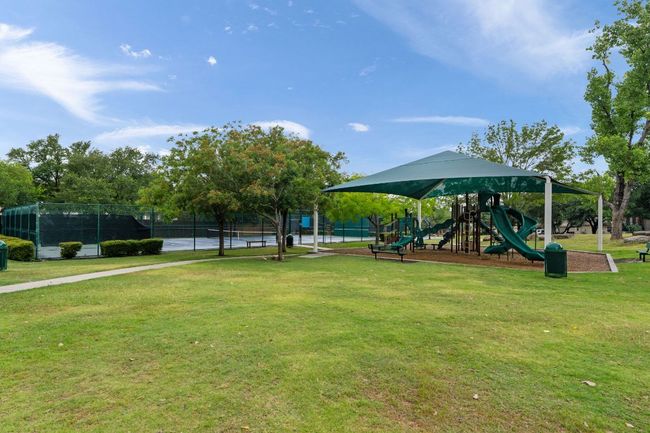 Multiple neighborhood parks, including Vista Pointe Park and Napa Park, offer playgrounds, picnic areas, and courts for tennis and basketball. | Image 37