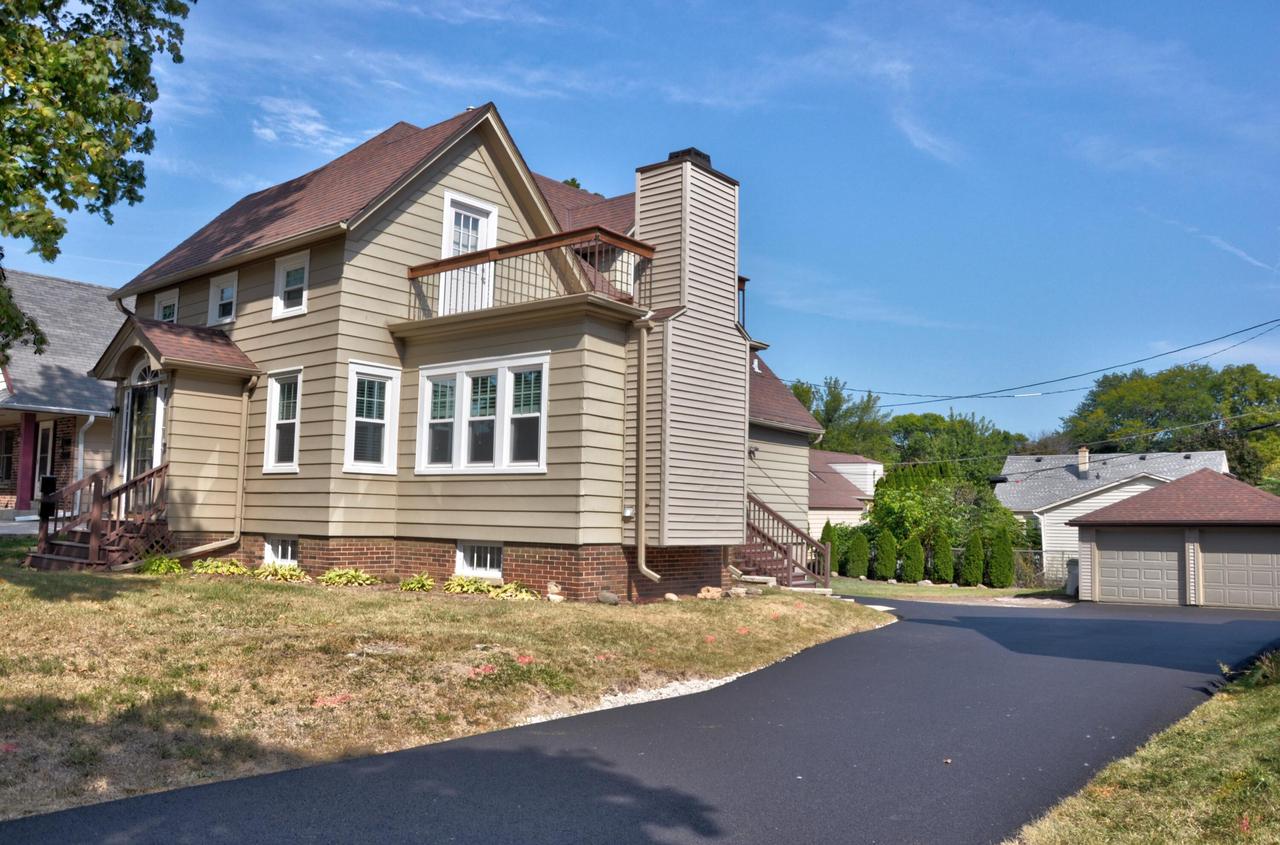 Howell Ave, Milwaukee, WI 53207