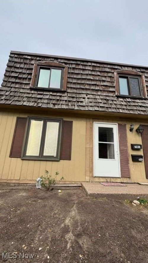 1651 Mentor Ave, Painesville, OH, 44077-1742 | Card Image