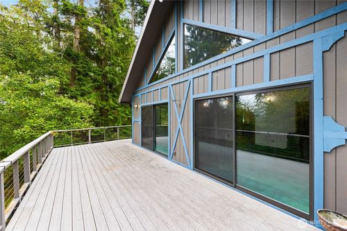 671 Edmonds Rd, Coupeville, WA, 98239-3924 | Card Image