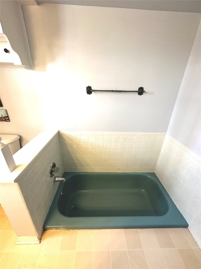 500 Apache Trl, House other with 3 bedrooms, 3 bathrooms and null parking in Comanche TX | Image 34