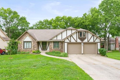 5768 Bower St, Kansas City, MO, 64133-3637 | Card Image