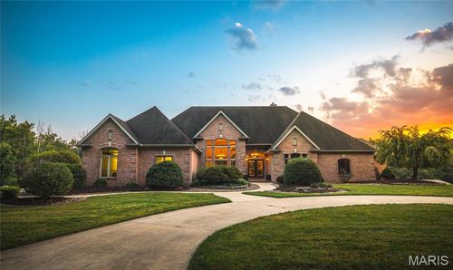 5008 Peru Ln, Alton, IL, 62002-7461 | Card Image