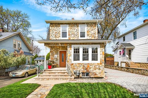 22 Vine St, Nutley, NJ, 07110-2636 | Card Image