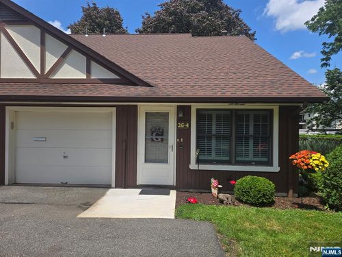 36-4 Tamaron Dr, Waldwick, NJ, 07463-1152 | Card Image