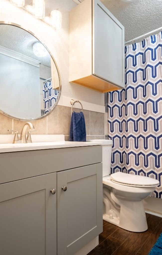Beautiful remodeled secondary bathroom. | Image 19
