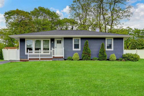 42 Sands Ln, Brookhaven, NY, 11719-9710 | Card Image