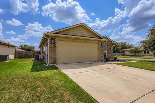 300 Foxglove Dr, Hutto, TX, 78634-4563 | Card Image