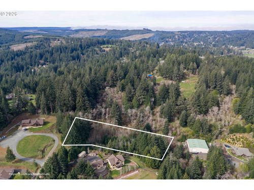 93505 Patterson Ln, Coos Bay, OR, 97420-7204 | Card Image