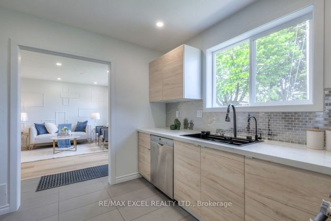 663 Lakeview Ave, House other with 5 bedrooms, 2 bathrooms and 3 parking in Oshawa ON | Image 12