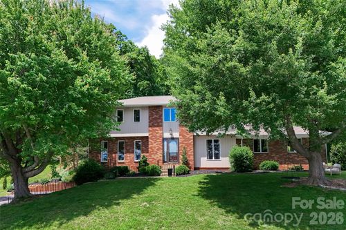 53 Braddock Way, Asheville, NC, 28803-2025 | Card Image