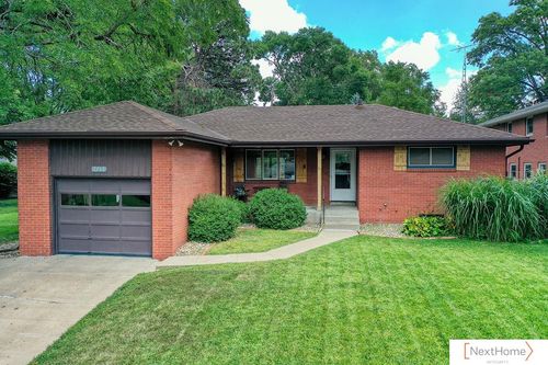 2750 S 40th St, Lincoln, NE, 68506-2416 | Card Image