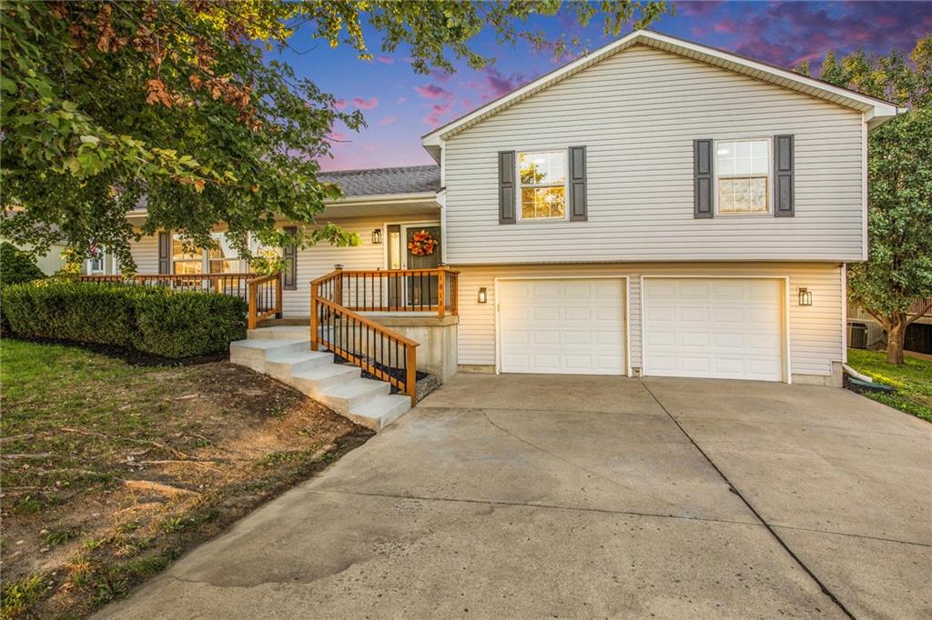 Bradford Ct, Grain Valley, MO 64029