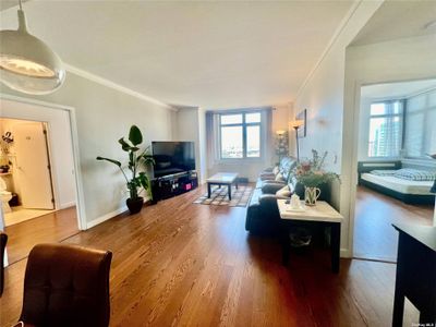 1607 - 40-28 College Point Boulevard, Condo with 2 bedrooms, 2 bathrooms and null parking in Flushing NY | Image 2