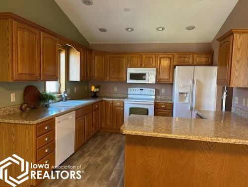 apt-b-798B Wilson St, Traer, IA, 50675-1466 | Card Image