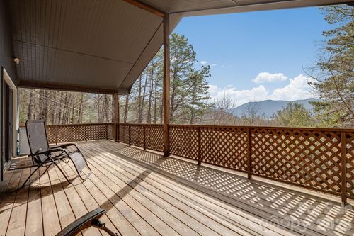 1330 Maple Springs Dr, Waynesville, NC, 28785-8374 | Card Image