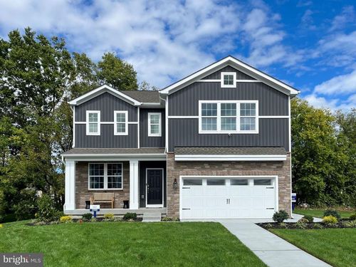 102 Winding Rd, FORKS TOWNSHIP, PA, 18040-8799 | Card Image