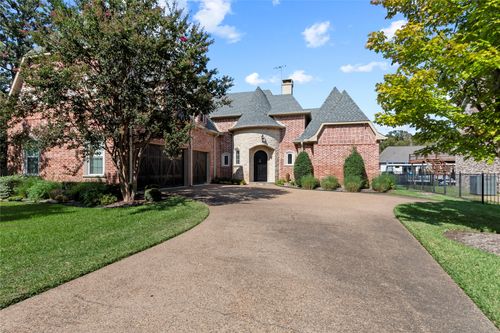 111 Saint Annes Dr, Mabank, TX, 75156-7657 | Card Image