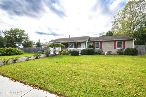 60 N Main St, Farmingdale, NJ, 07727-1133 | Card Image