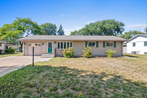 6810 Brookview Dr Ne, Fridley, MN, 55432-4512 | Card Image