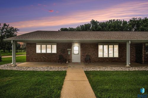 837 E Center St, Madison, SD, 57042-3120 | Card Image