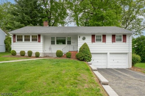 27 Albright Cir, Madison, NJ, 07940-2629 | Card Image
