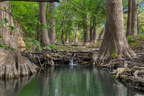 608 N Creek Rd, Comfort, TX, 78013-2006 | Card Image