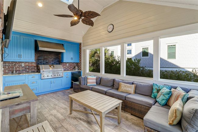 Screened Patio | Image 79