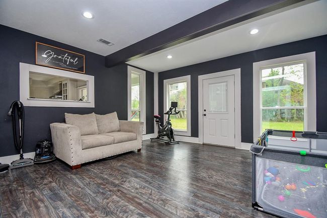 4615 W Walnut St, House other with 5 bedrooms, 4 bathrooms and 2 parking in Pearland TX | Image 10