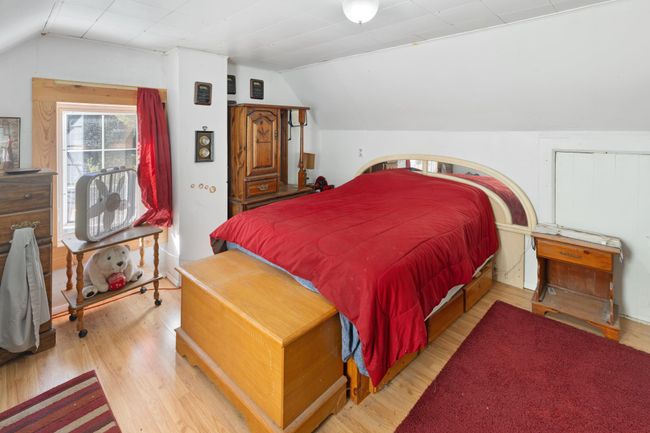 Upstairs bedroom #1 | Image 12