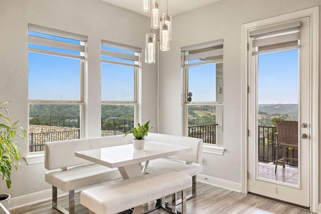 Breakfast nook with a view! | Image 10