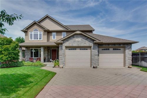 2 Riness Drive, Dorchester, ON, N0L1G3 | Card Image