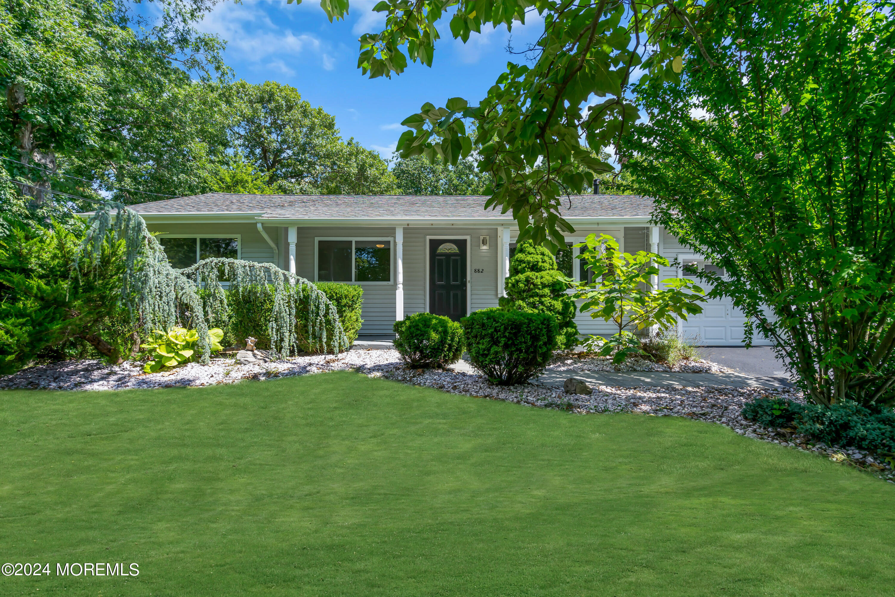 Stafford Dr, Toms River, NJ 08753