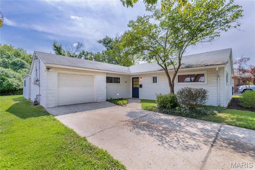 337 Lindenwood Blvd, Alton, IL, 62002-4452 | Card Image