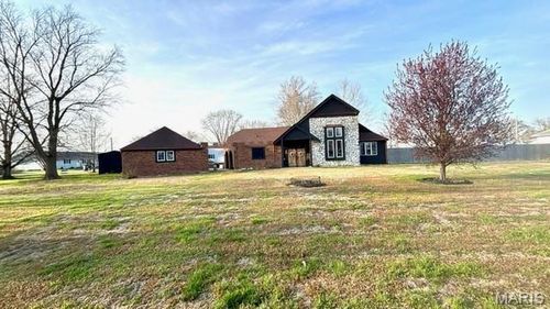 106 W 4th St, Hoffman, IL, 62250-1023 | Card Image