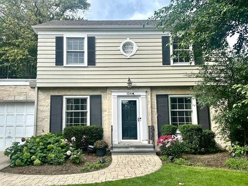 134 Sterling Ln, Wilmette, IL, 60091-3230 | Card Image