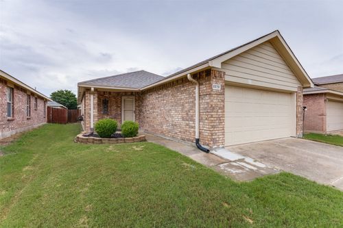 8828 Valley River Dr, Fort Worth, TX, 76244-5169 | Card Image