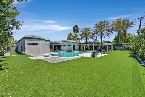 324 Park Way E, Las Vegas, NV, 89106-4817 | Card Image
