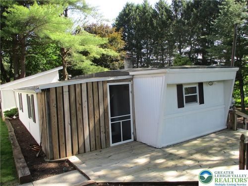 713 Engler Rd, Nazareth, PA, 18064-9385 | Card Image