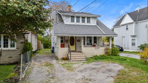 231 Stanton St, Fort Erie, ON, L2A3N8 | Card Image