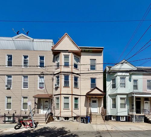 3-237 Whiton St, JC, Bergen-Lafayett, NJ, 07304 | Card Image