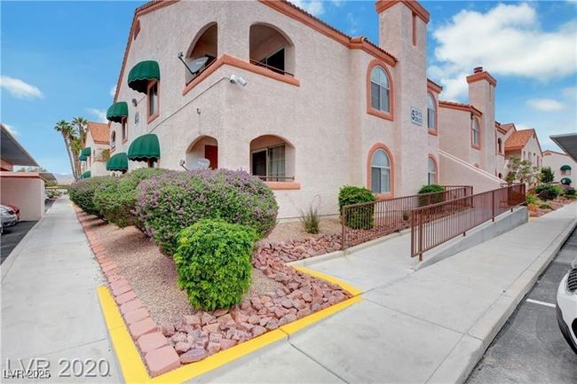 UNIT-209 - 7570 W Flamingo Rd, Condo with 2 bedrooms, 2 bathrooms and null parking in Las Vegas NV | Image 6