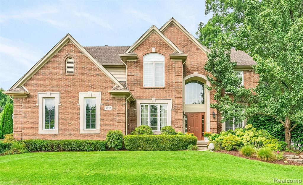 Letica Dr, Rochester, MI 48307