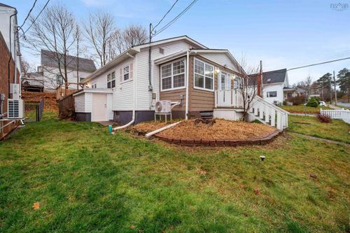 140 Maple Ave, New Glasgow, NS, B2H2B6 | Card Image