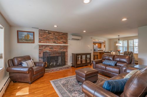 15 Twin St, Windham, NH, 03087-1766 | Card Image