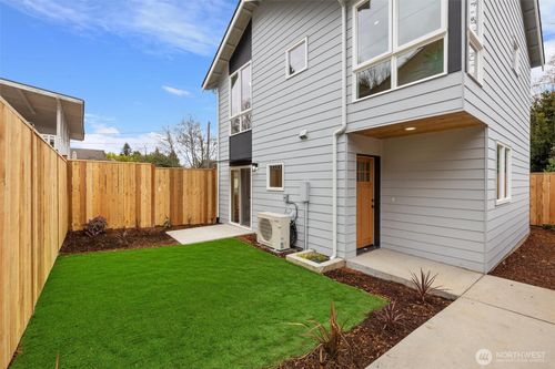 c-5984 26th Ave Sw, Seattle, WA, 98106-1438 | Card Image